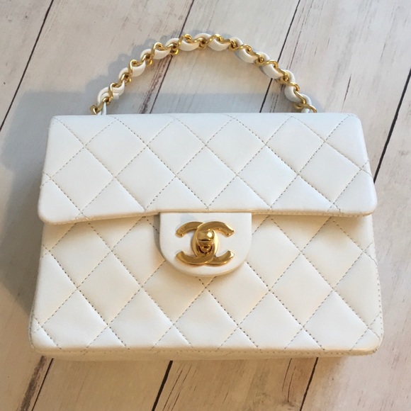 S O L D to a beautiful lady 🤩 Chanel White Mini - Picture 2 of 15